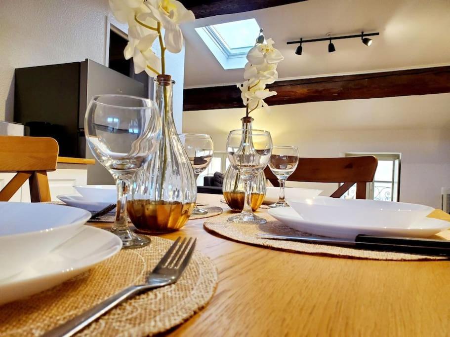 Appartement Chaleureux Au Pied De La Cite Avec Parking Carcassonne Exteriör bild