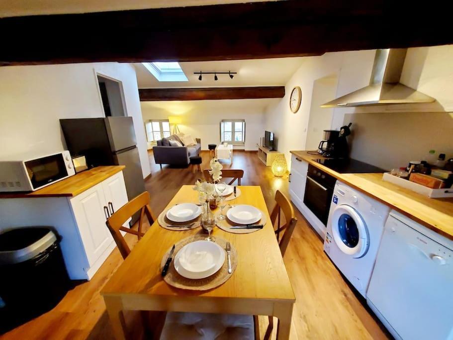 Appartement Chaleureux Au Pied De La Cite Avec Parking Carcassonne Exteriör bild