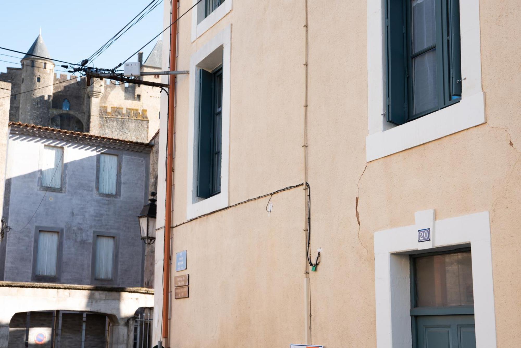 Appartement Chaleureux Au Pied De La Cite Avec Parking Carcassonne Exteriör bild
